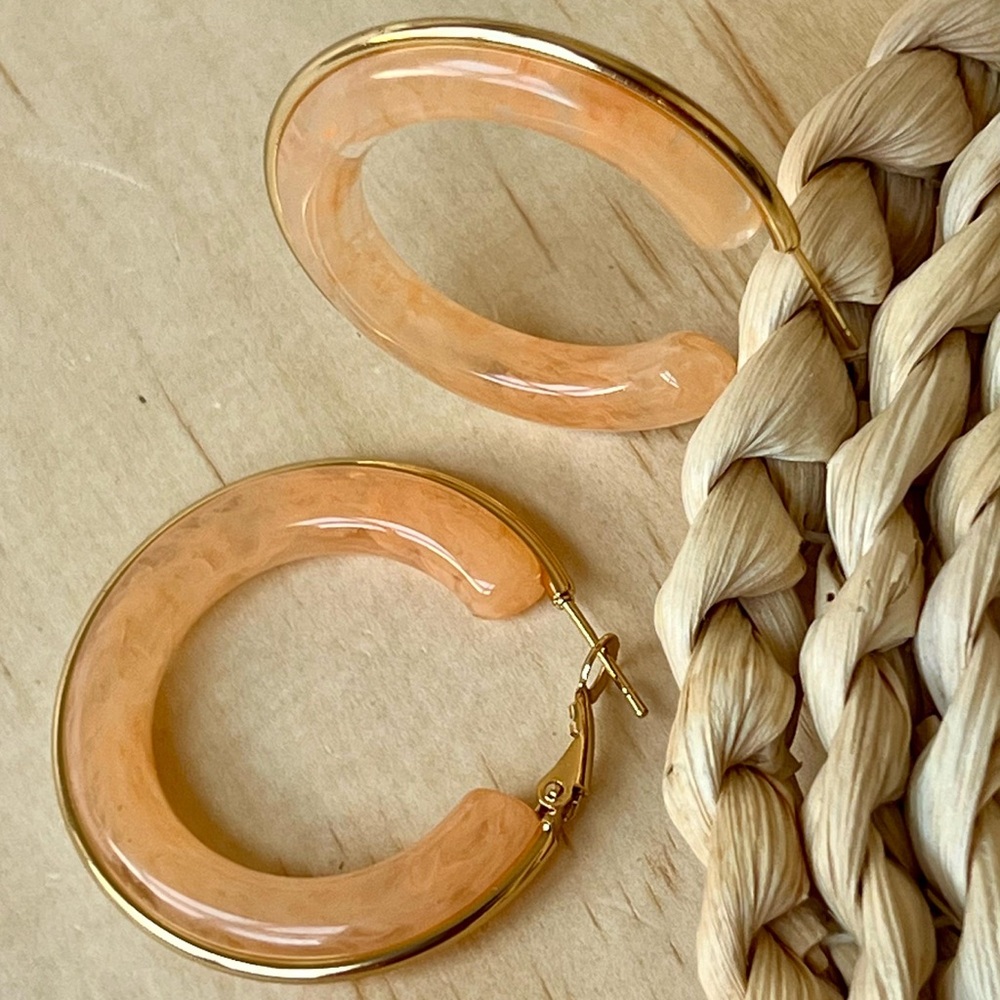 Peach Swirl Hoops - Picture 3 of 10
